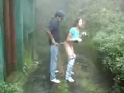 Jovencita se lava el ...