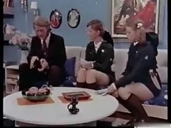 Checos insertan baúl ...