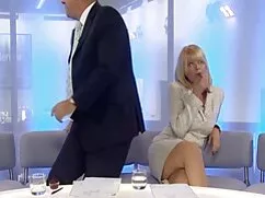 Chica curiosa se mas ...