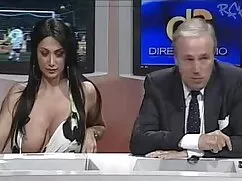 Hottie se pajea con  ...