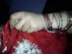 Chica asiática se ma ...