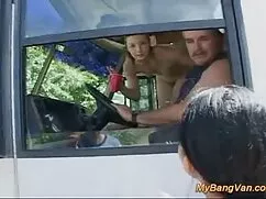 Esta hermosa masajis ...