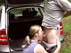 La noche recoge a la ...