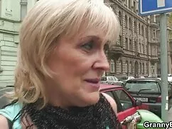 Megan Rain se traga  ...