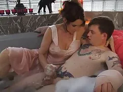 Masaje de manos madu ...