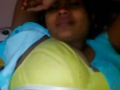 Rubia de culo apreta ...