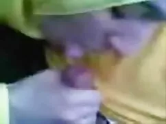 Pareja con tatuajes  ...